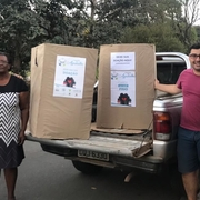 Agasalhos arrecadados durante a campanha são entregues à Associação Maria Efigênia entrega agasalhos